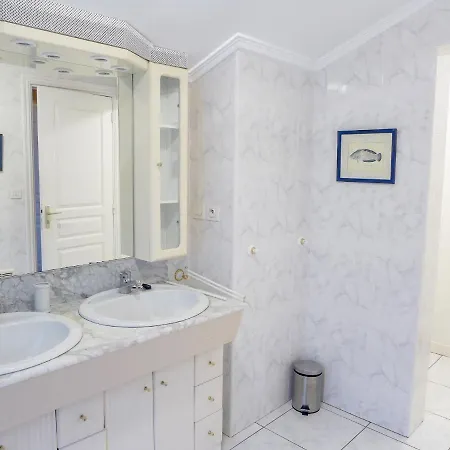 Holiday Lukuchenia Tatil Evi